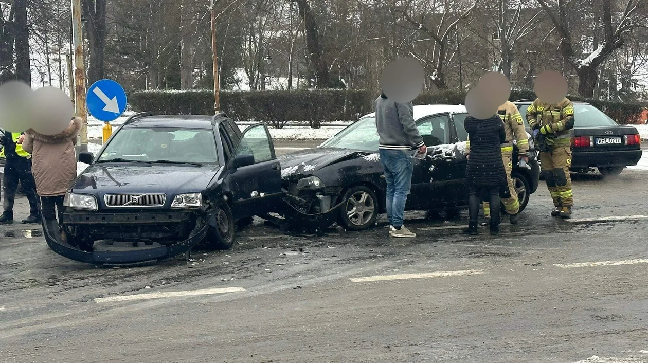 Kłodzko. Kolizja na skrzyżowaniu ul. Noworudzkiej i Dusznickiej