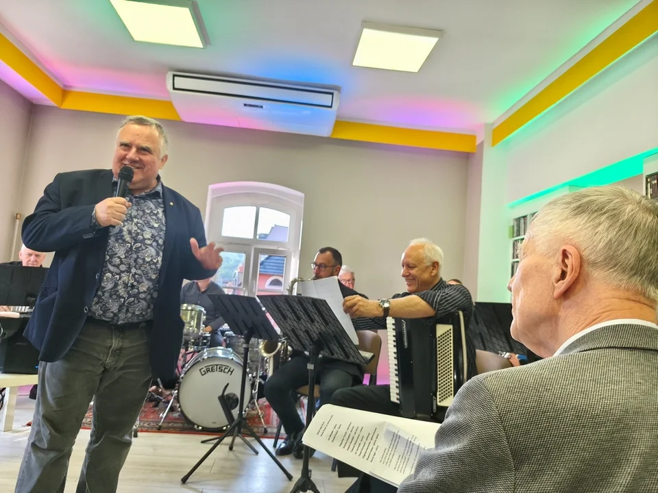 Inauguracja Festiwalu Dzieje Się w Nowej Rudzie. Marek Margielewski, prof. Jan Miodek i Sigit Band w MBP [galeria]
