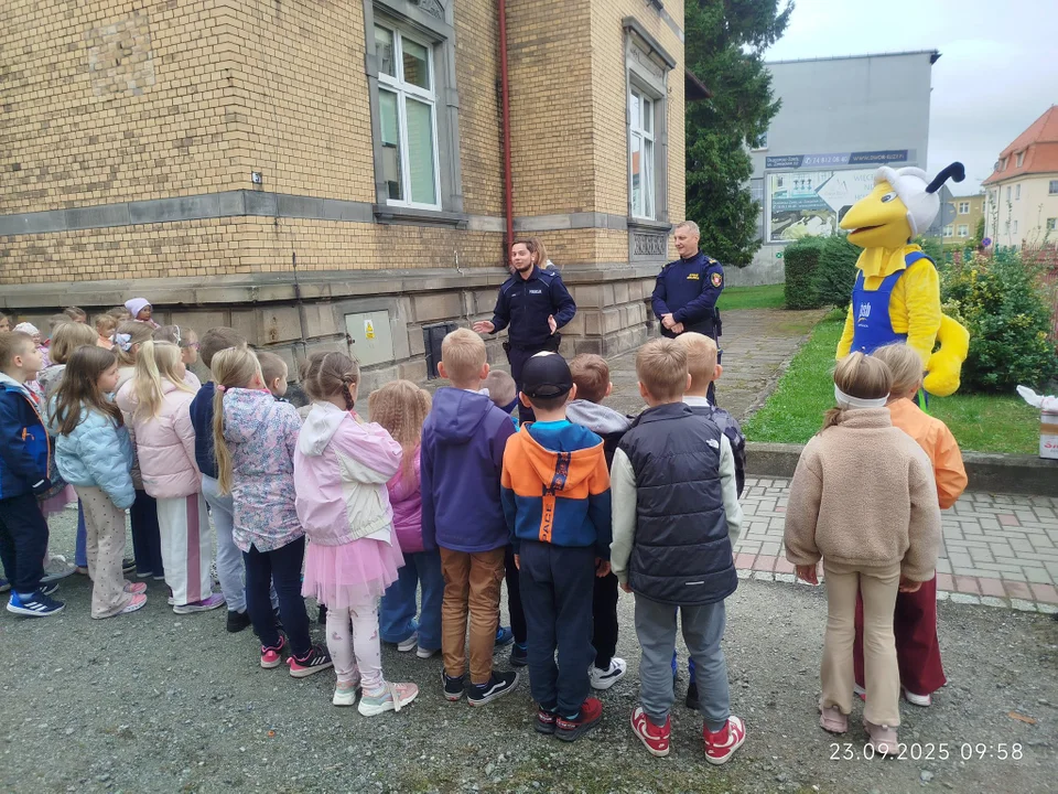 Bystrzyca Kłodzka. Akcja edukacyjna „Bezpieczna droga do szkoły” [galeria]