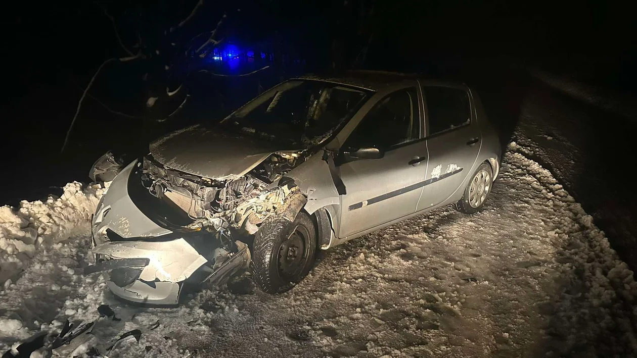 Porzucił auto i uciekł z miejsca zdarzenia, zostawiając matkę z dzieckiem bez pomocy [galeria]