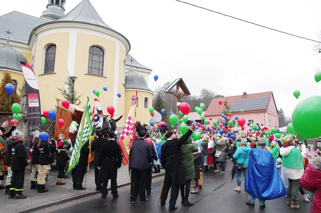 Orszak Trzech Króli przeszedł ulicami Jugowa [galeria] - Zdjęcie główne