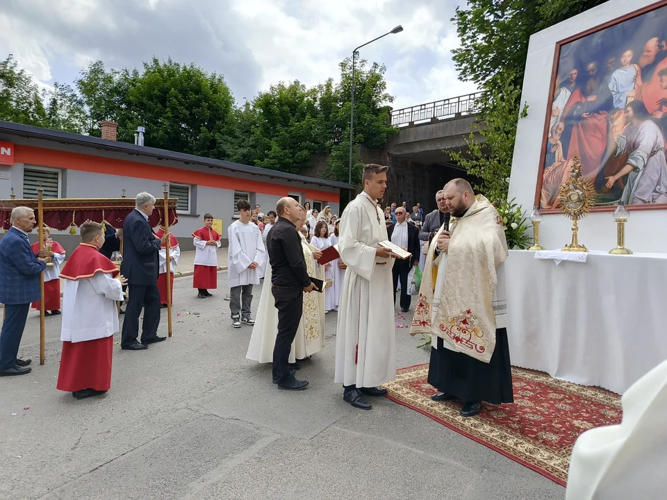 Boże Ciało w Nowej Rudzie. Ulicami przeszła uroczysta procesja [galeria]