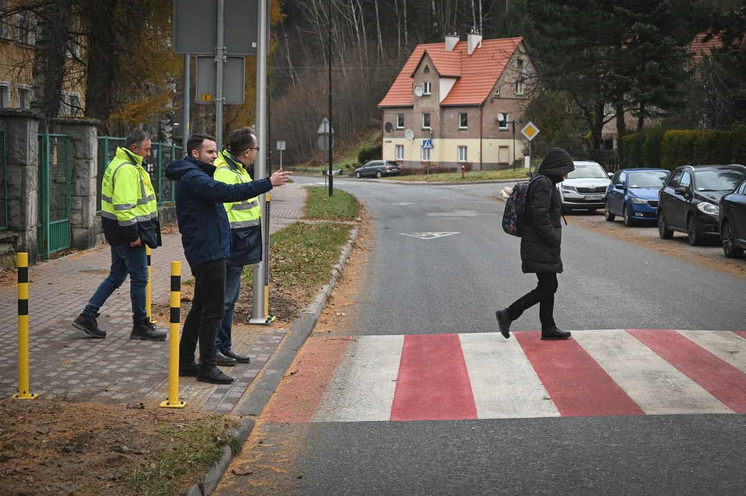 Duszniki-Zdrój. Pierwsze w naszym powiecie interaktywne przejście dla pieszych na ul. Sprzymierzonych