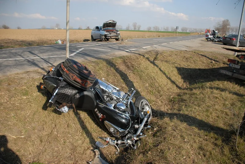Groźny wypadek z udziałem motocyklisty [zdjęcia]
