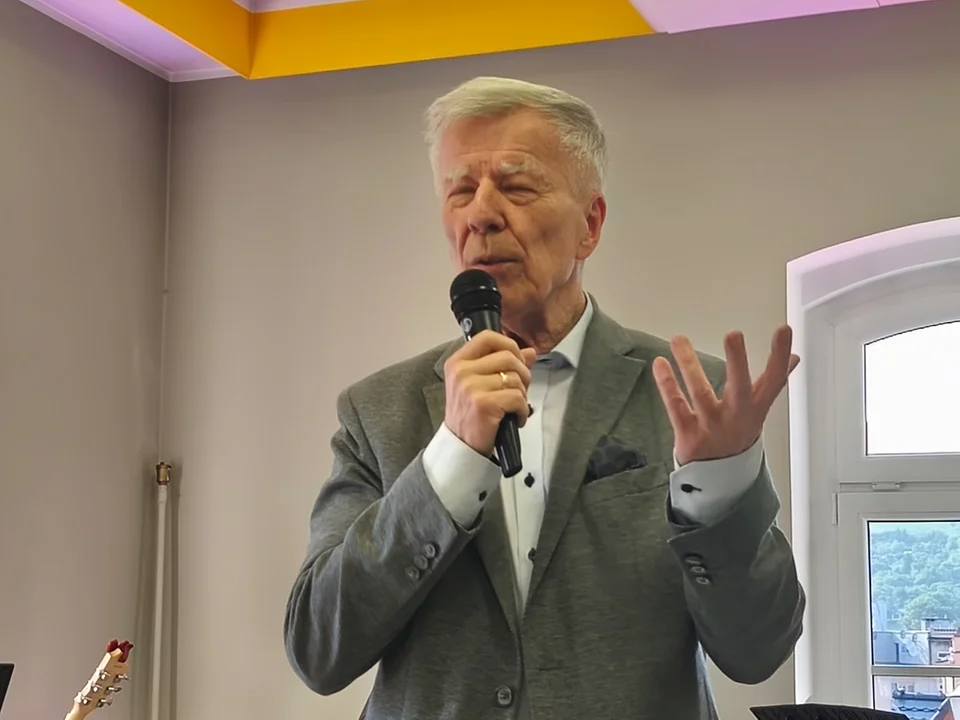 Inauguracja Festiwalu Dzieje Się w Nowej Rudzie. Marek Margielewski, prof. Jan Miodek i Sigit Band w MBP [galeria]