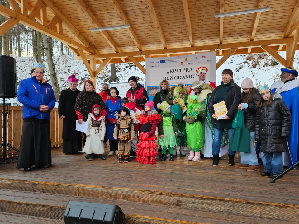 Orszak Trzech Króli przeszedł ulicami Jugowa. Było kolorowo i wesoło [galeria]