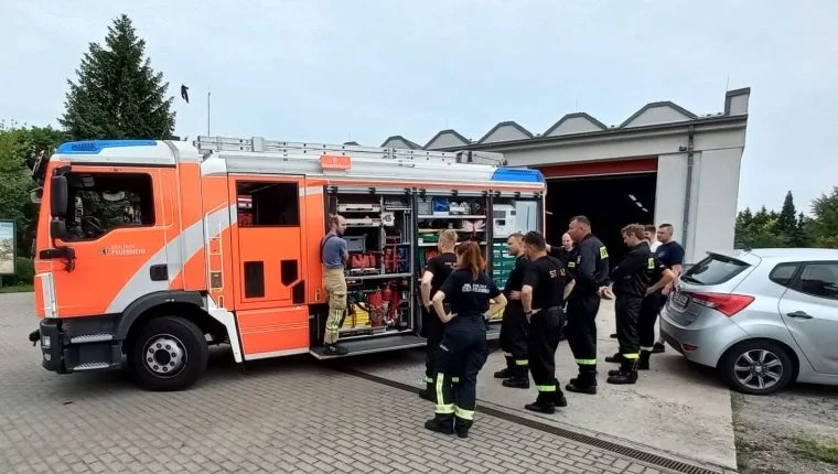 Berlin. Strażacy z Budzowa oraz Stoszowic i katastrofa budowlana [FOTO] - Zdjęcie główne