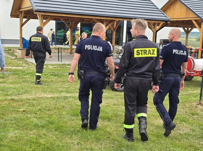 Gmina Stoszowice. Bezpieczeństwo to gra zespołowa. Piknik służb mundurowych