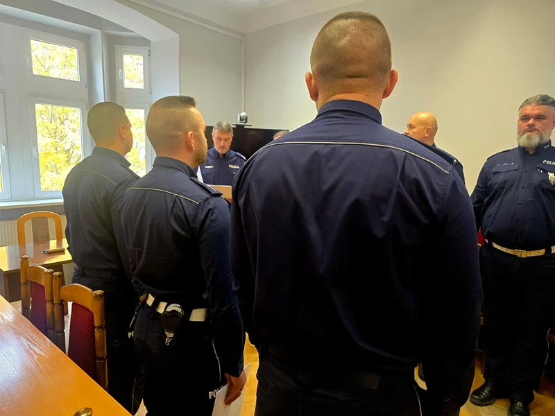 ZĄBKOWICCY POLICJANCI Z AWANSAMI I WYRÓŻNIENIAMI! TO DOWÓD PROFESJONALIZMU I PASJI DO SŁUŻBY