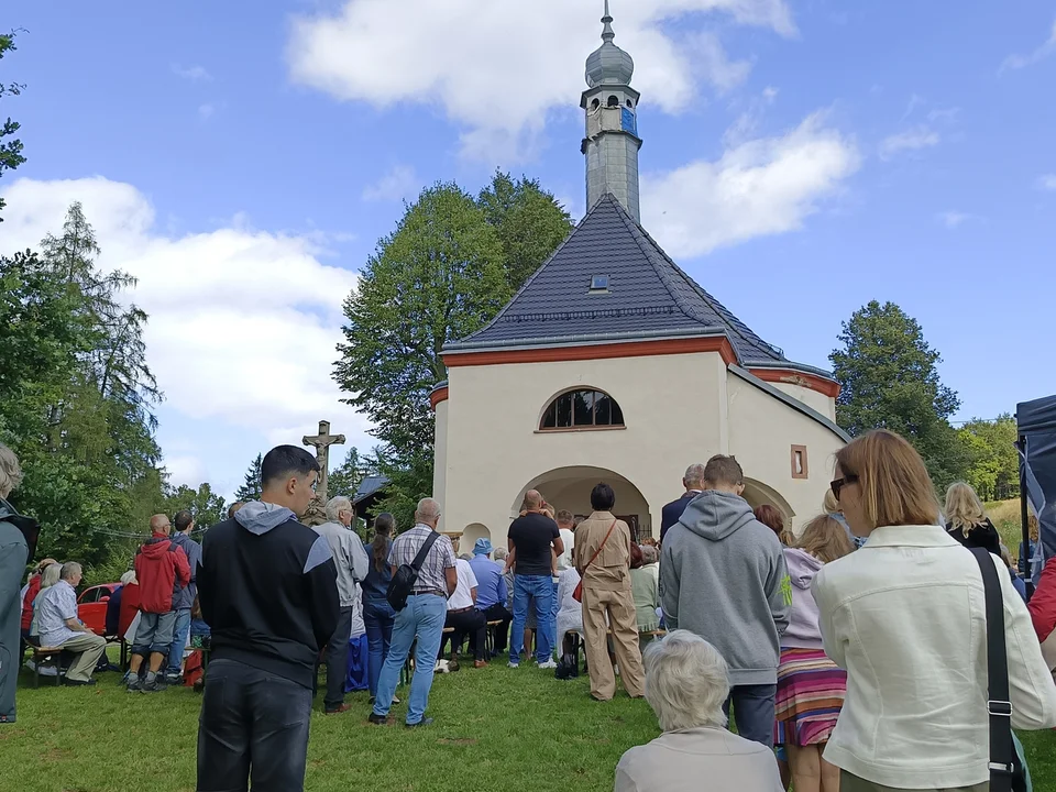 Niedzielne uroczystości odpustowe i piknik na Górze Świętej Anny w Nowej Rudzie [galeria]