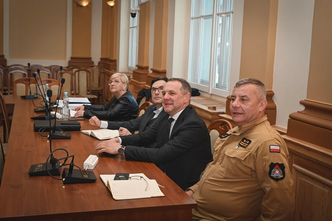 Powiat Kłodzki. Zespół Zarządzania Kryzysowego debatował o pryszczycy [zdjęcia]