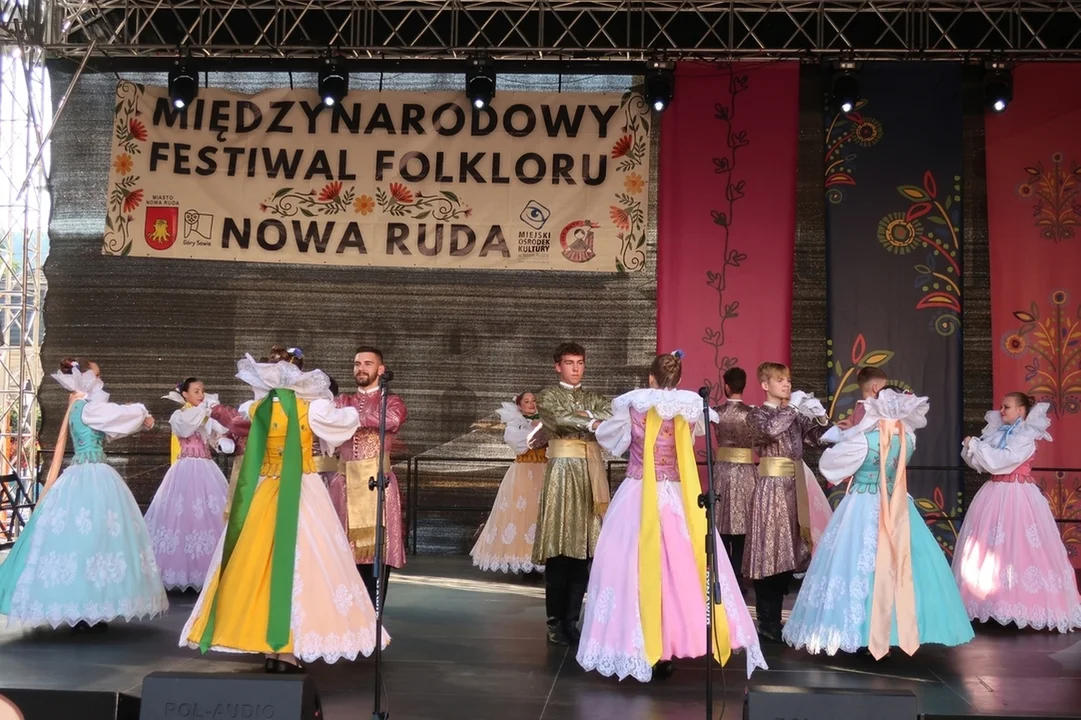 Nowa Ruda. Rozpoczął się Międzynarodowy Festiwal Folkloru [galeria]