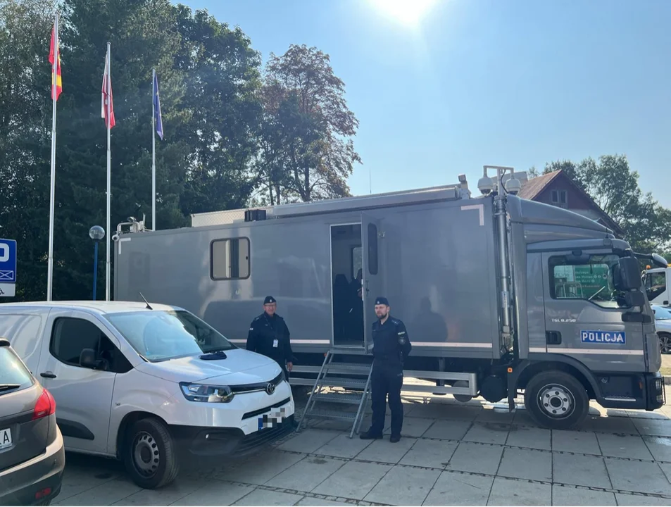 Powiat kłodzki. Mobilne punkty policji w Żelaźnie, Stroniu Śląskim i w Lądku - Zdroju - Zdjęcie główne