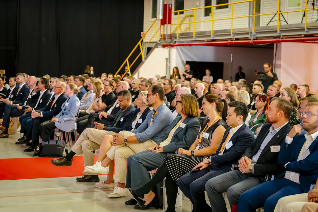 Szwedzki inwestor zrewolucjonizuje europejski rynek - uroczyste otwarcie fabryki pomp ciepła Aira we Wrocławiu