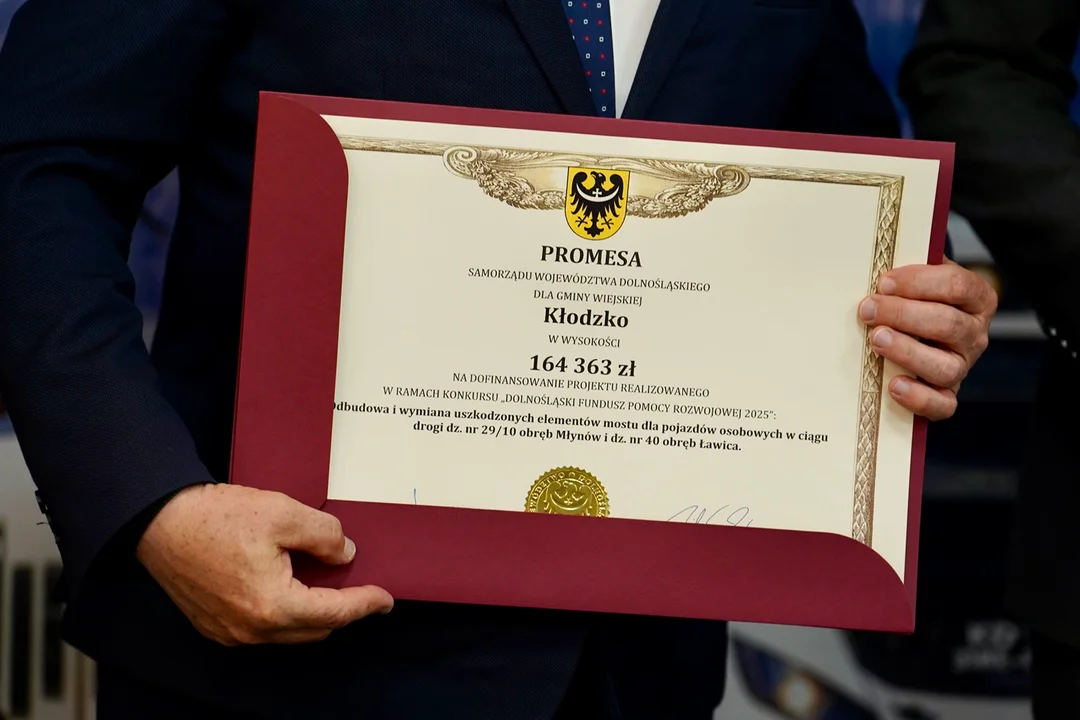 Miliony na odbudowę i bezpieczeństwo. Dotacje dla gmin w ramach Dolnośląskiego Funduszu Pomocy Rozwojowej