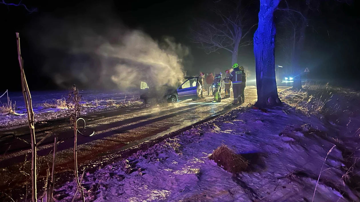 Gorzanów - pożar auta - Zdjęcie główne