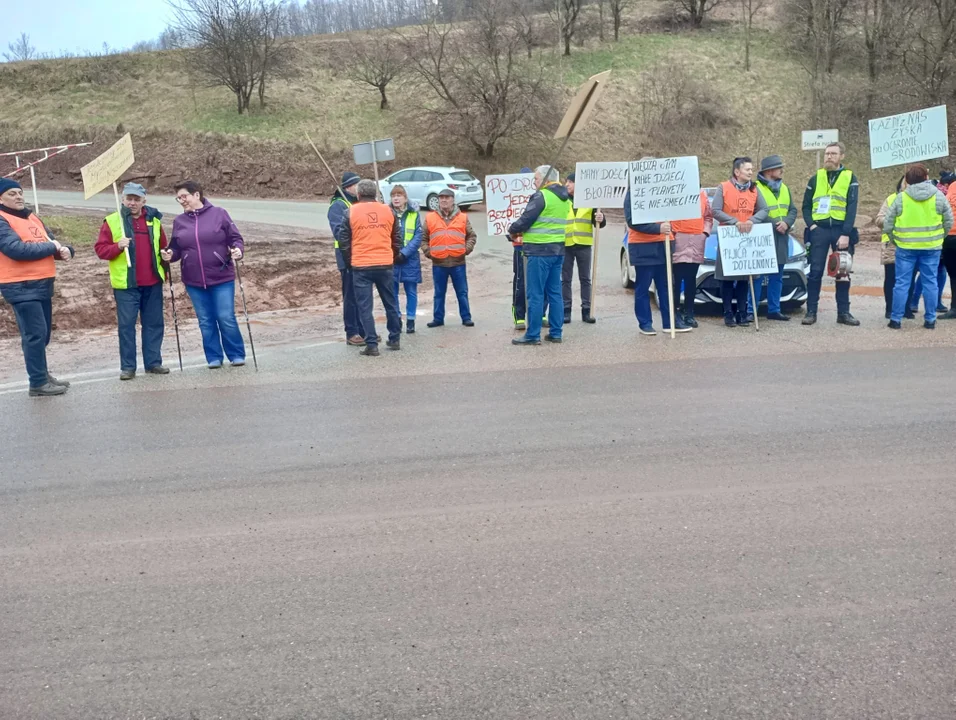 Protest mieszkańców Tłumaczowa [zdjęcia]