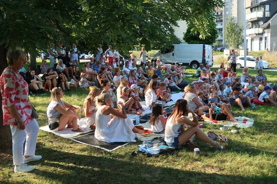 Kłodzko. Spektakl Plenerowy – Akademia Wyobraźni – Jaś i Małgosia