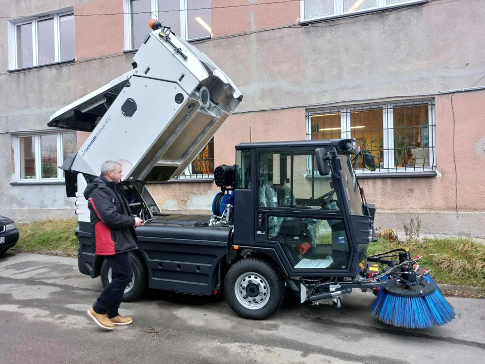 Kłodzko. Nowa zamiatarka pomoże w utrzymaniu czystości w mieście [zdjęcia]