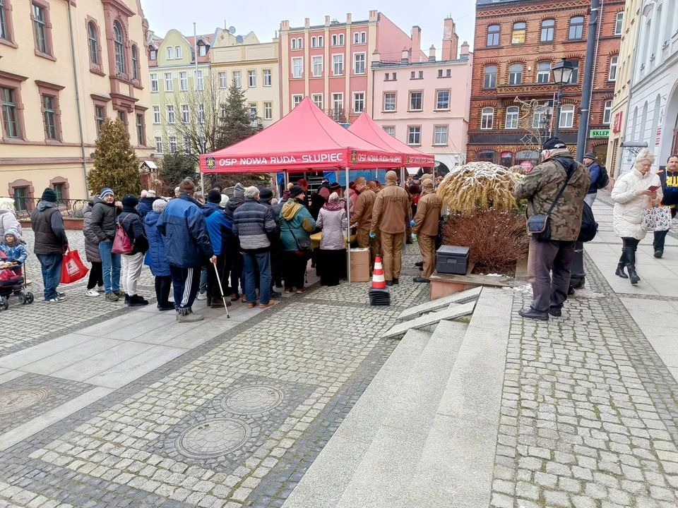 Nowa Ruda. Za nami Wigilia Opłatkowa na rynku [galeria]