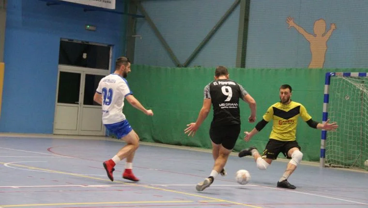 Ząbkowicka Liga Futsalu. Za nami V kolejka, przed nami hitowe starcie liderów [FOTO] - Zdjęcie główne