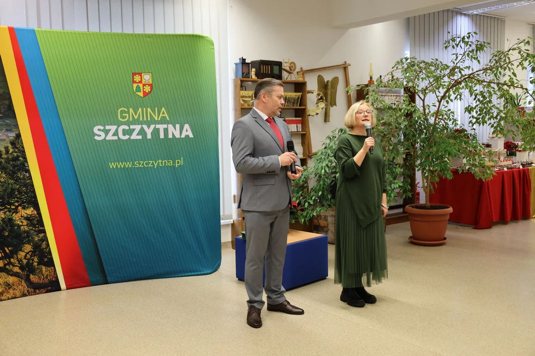 Szczytna. Coroczne spotkanie Mikołajkowe dla najmłodszych mieszkańców gminy [galeria]