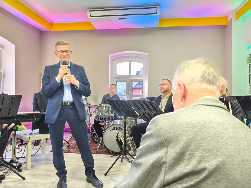 Inauguracja Festiwalu Dzieje Się w Nowej Rudzie. Marek Margielewski, prof. Jan Miodek i Sigit Band w MBP [galeria]