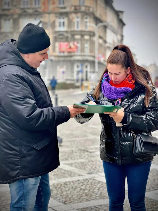 Kłodzko. Zbierali podpisy za finansowaniem in vitro. Jesteś za?