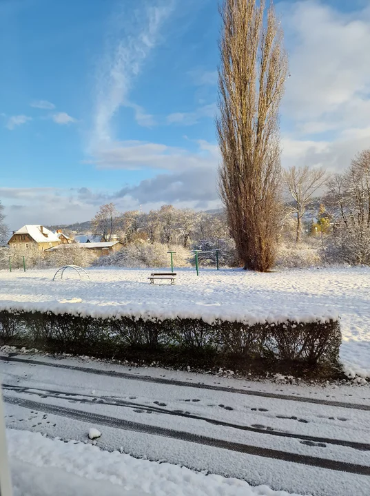 Biało za oknem. Pierwszy śnieg w obiektywie naszych czytelników