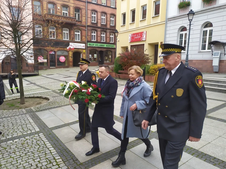 Obchody Święta Niepodległości w noworudzkim rynku