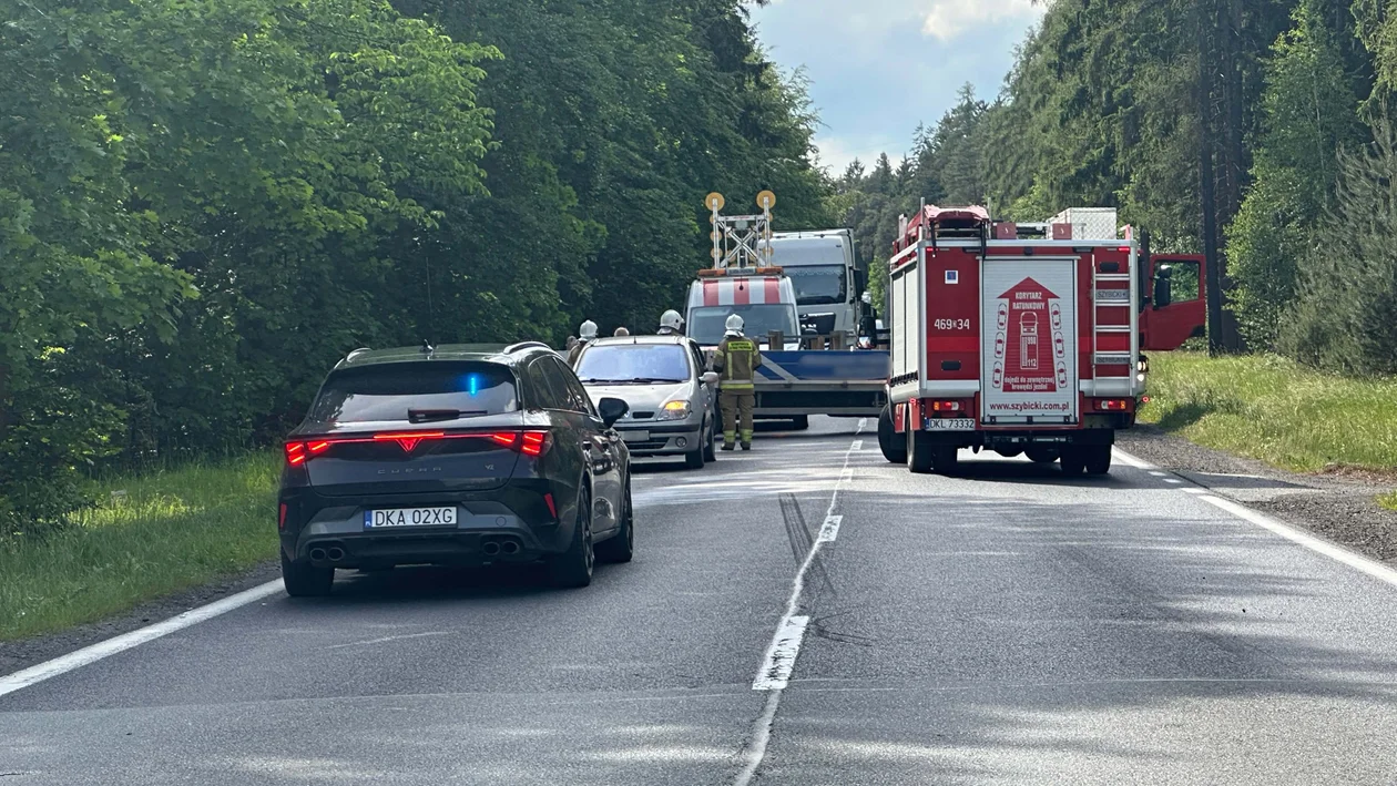 Polanica - Szczytna - kolizja dwóch pojazdów na DK8 - Zdjęcie główne