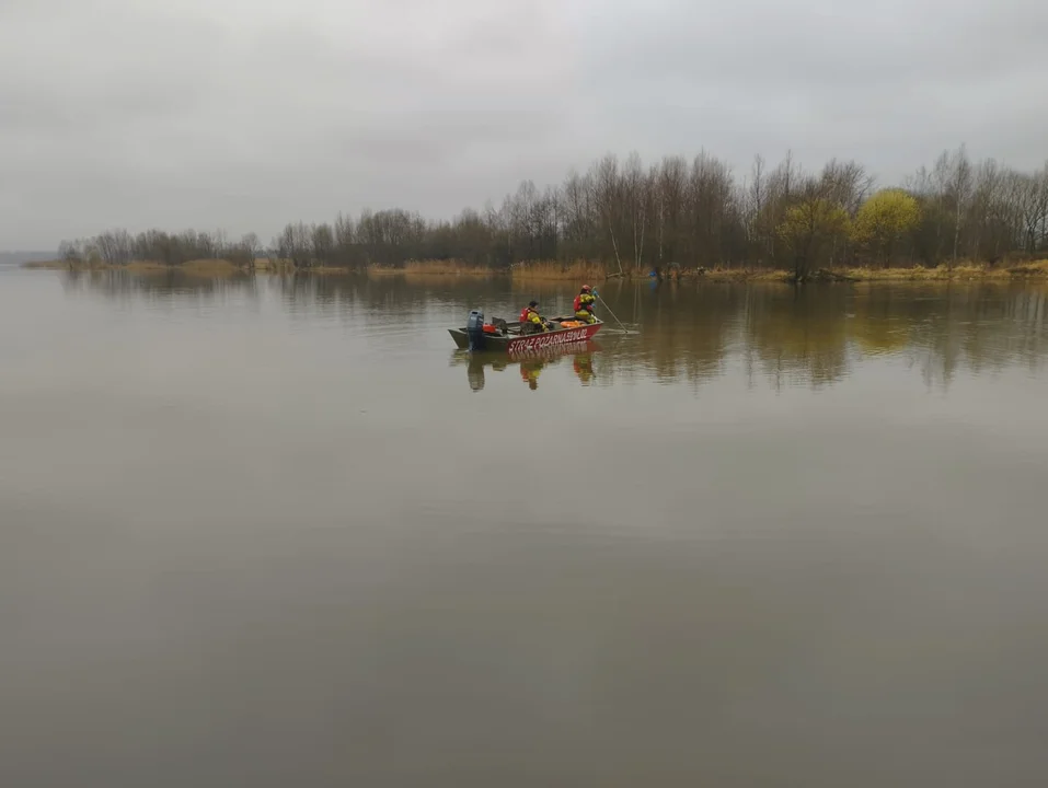 Auto w Zbiorniku Topola