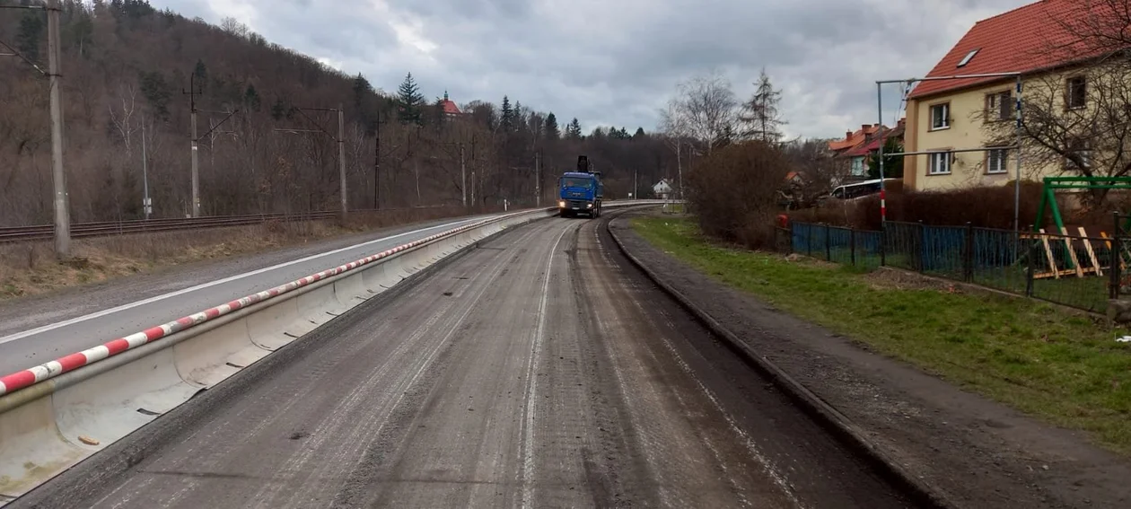 Tak przebiega remont krajowej ósemki w Bardzie