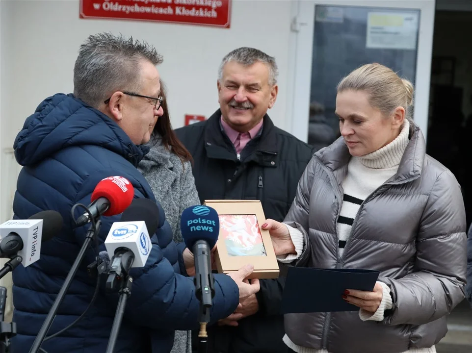 Gmina Kłodzko. Ponad 5 milionów na szkołę i przedszkole w Ołdrzychowicach Kłodzkich [zdjęcia] - Zdjęcie główne