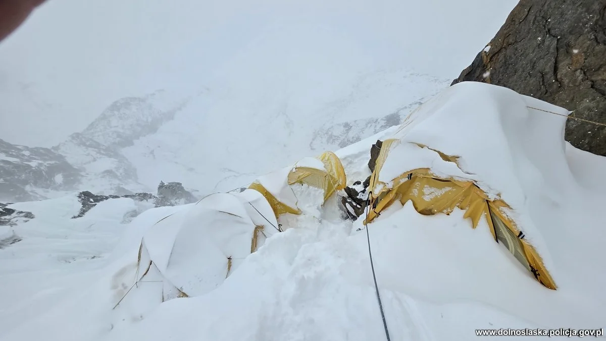 Policjant z Kłodzka zdobył szczyt Ama Dablam w Himalajach