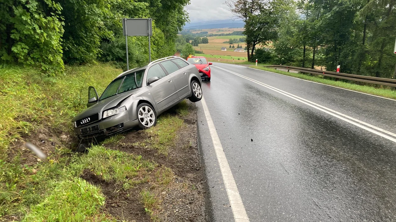 Mielnik. Kierująca audi uderzyła w barierki - Zdjęcie główne