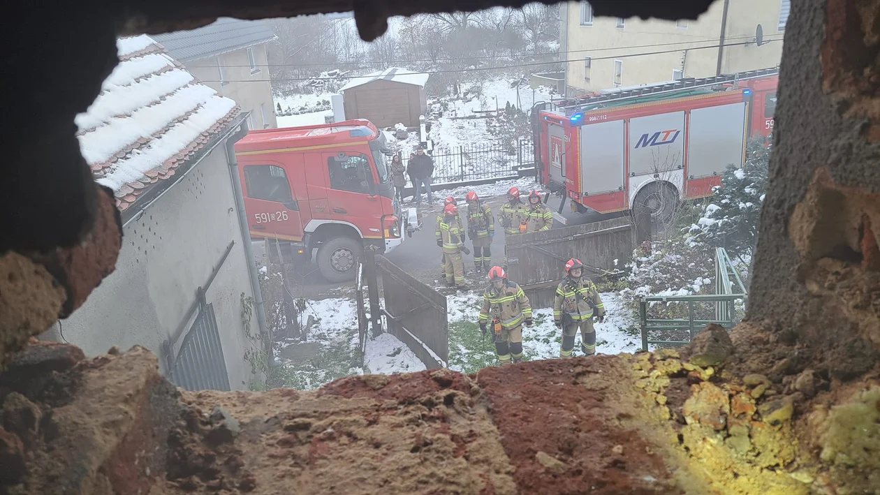 Dębowiec. Pożar stolarni [FOTO] - Zdjęcie główne