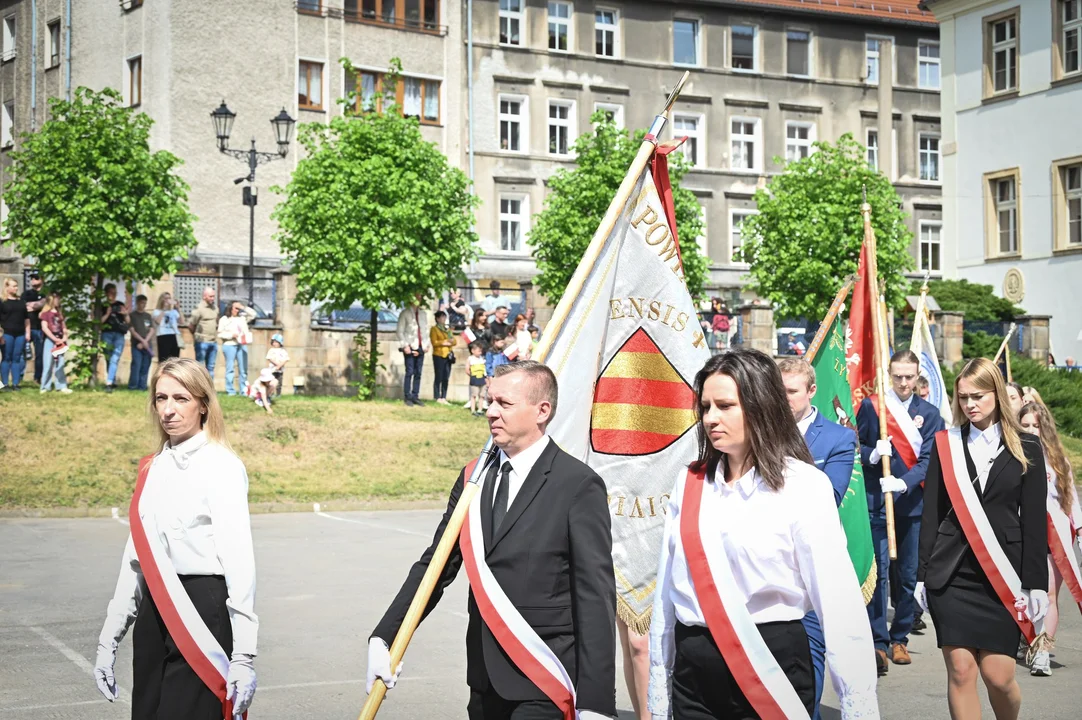 Powiatowe i miejskie uroczystości upamiętniające uchwalenie Konstytucji 3 Maja w Kłodzku [galeria]