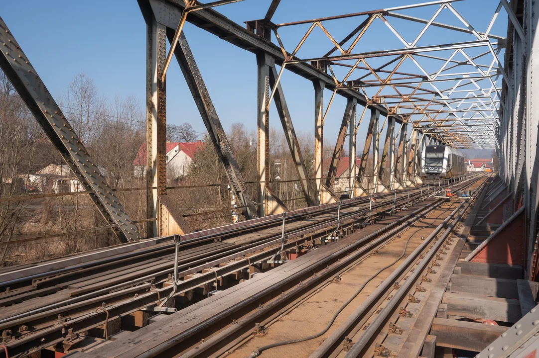 Modernizacja mostów i wiaduktu w Kłodzku na półmetku