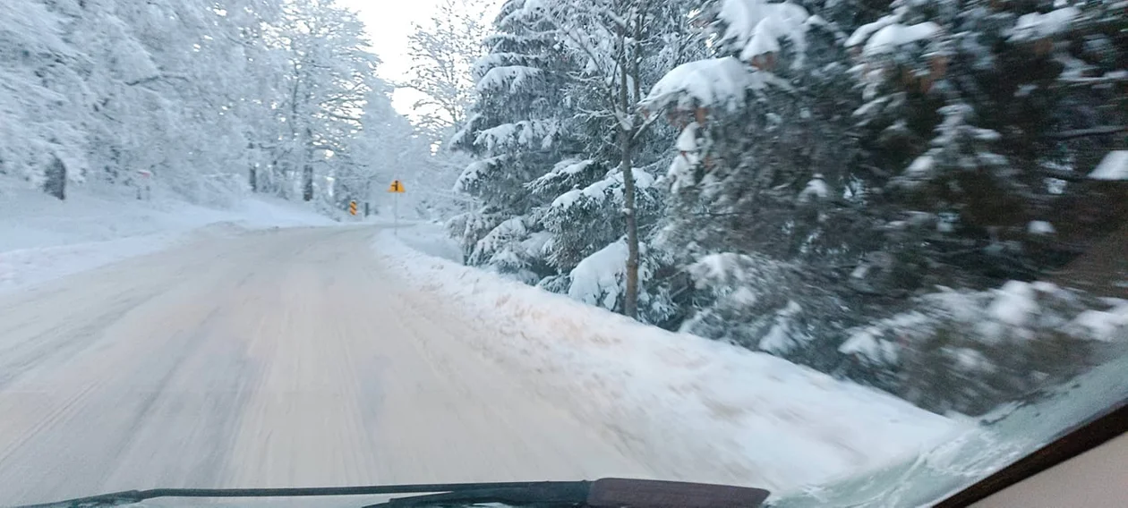 Biało za oknem. Pierwszy śnieg w obiektywie naszych czytelników