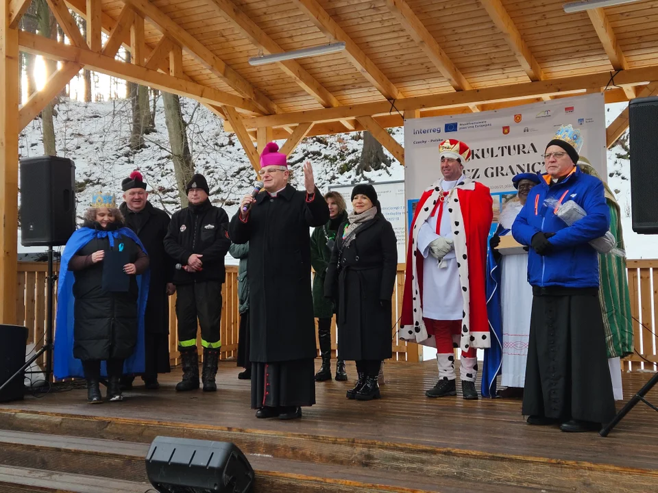 Orszak Trzech Króli przeszedł ulicami Jugowa. Było kolorowo i wesoło [galeria]