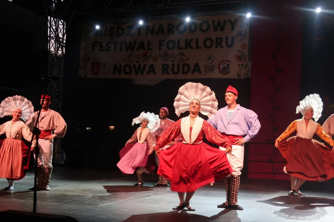 Nowa Ruda. Rozpoczął się Międzynarodowy Festiwal Folkloru [galeria]