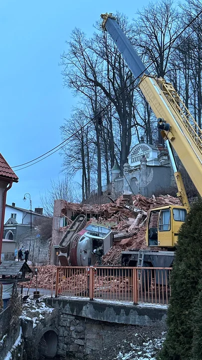 Wambierzyce. Wypadek na budowie