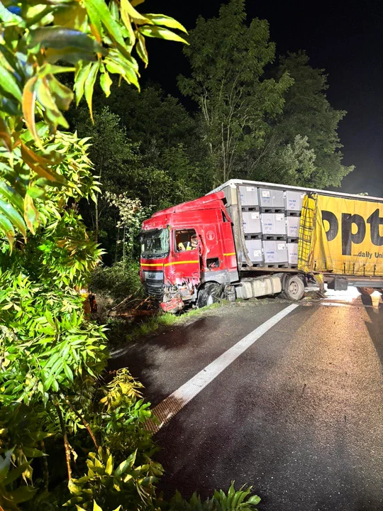 Kolizja z udziałem ciężarówek pomiędzy Dusznikami-Zdrój i Szczytną [zdjęcia]