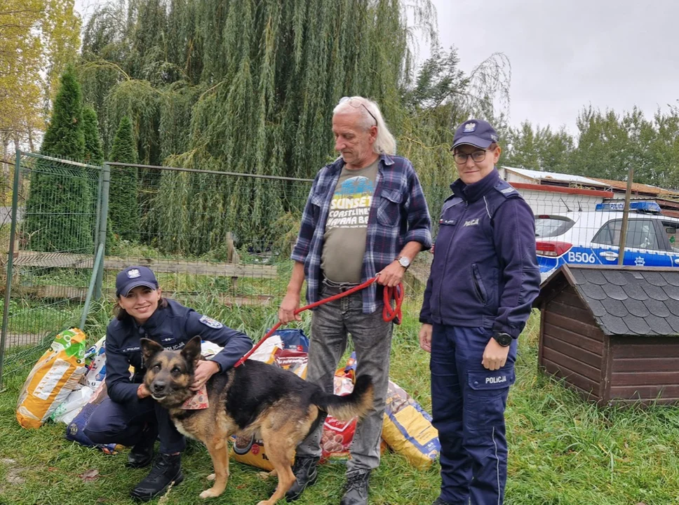 Ząbkowice Śl. Policjantki pomogły potrzebującym ze schroniska - Zdjęcie główne