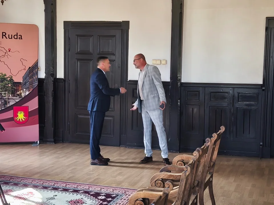 Nowa Ruda. Dziś podpisano umowę na budowę 28. Lokalowego budynku mieszkalnego w Słupcu [galeria]