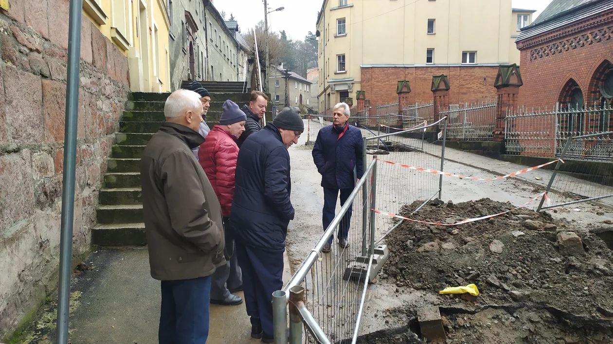 Nowa Ruda. Mieszkańcy remontowanej ulicy Kościelnej niezadowoleni