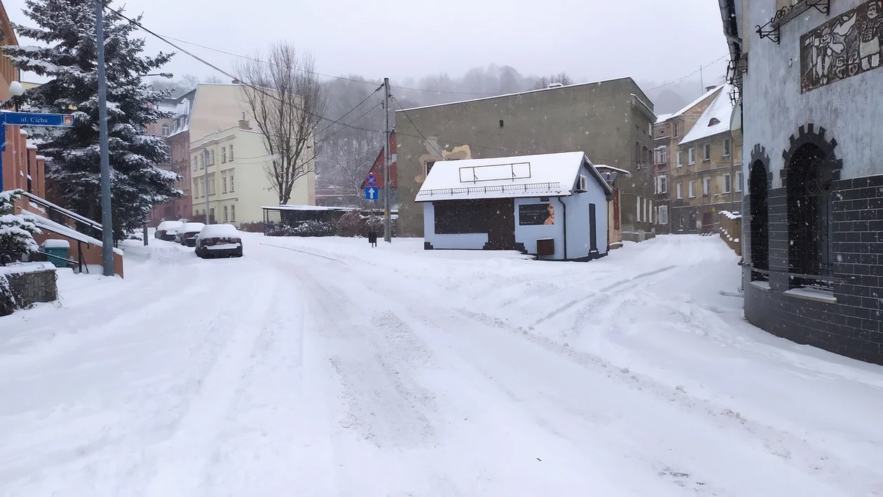 Nowa Ruda. Jak służby poradziły sobie ze śniegiem?