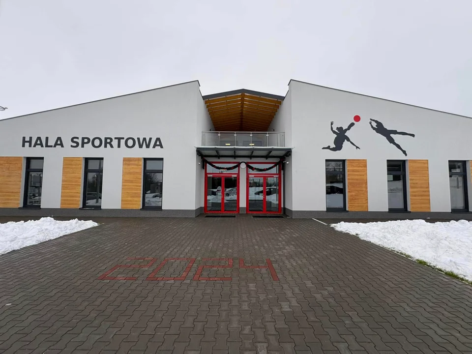 Międzylesie. Długo oczekiwana hala sportowa otwarta [galeria]