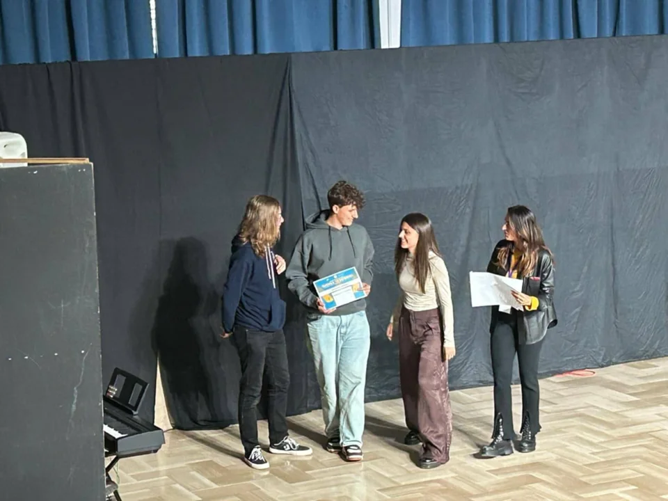 Bystrzyca Kłodzka. Sukces Koła Teatralnego z Liceum Ogólnokształcącego na międzynarodowej scenie we włoskim Ostuni [zdjęcia]